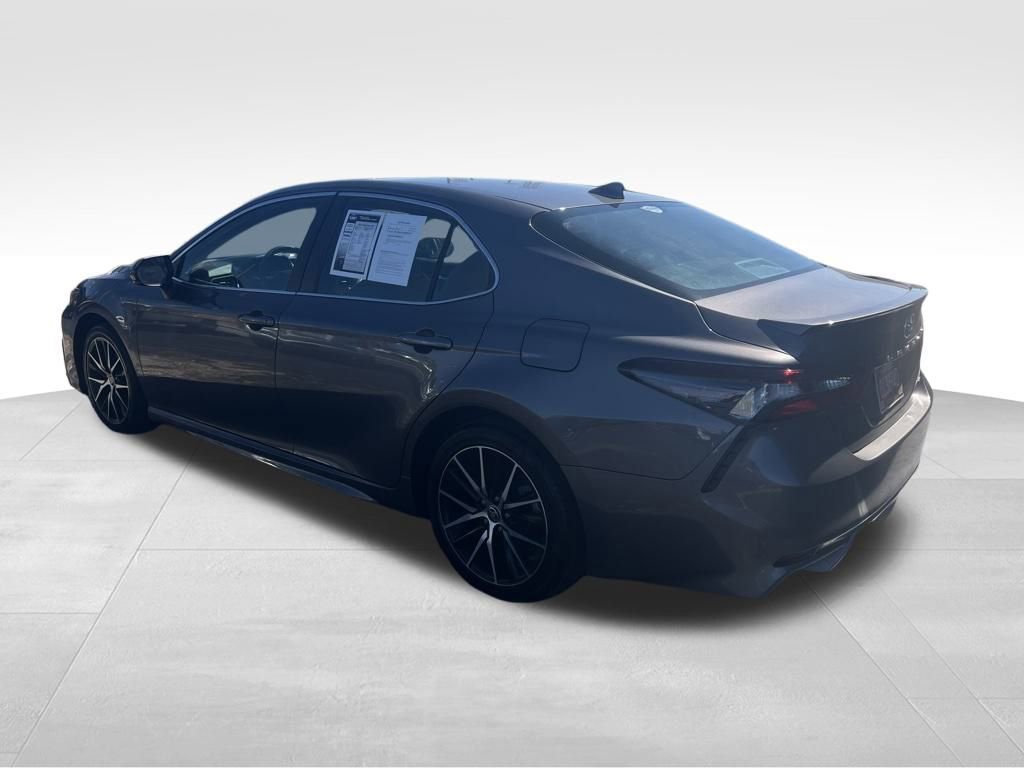 Used 2022 Toyota Camry SE image 7