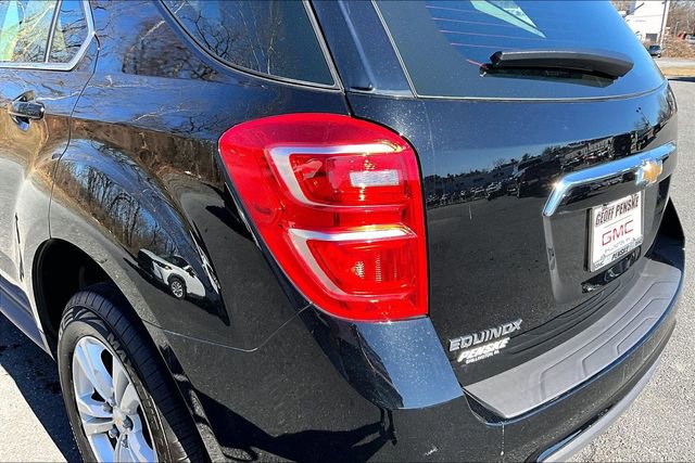 Used 2017 Chevrolet Equinox LS image 30