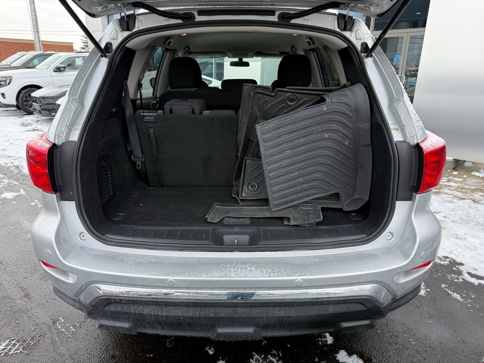 Used 2019 Nissan Pathfinder S AWD/4WD image 36