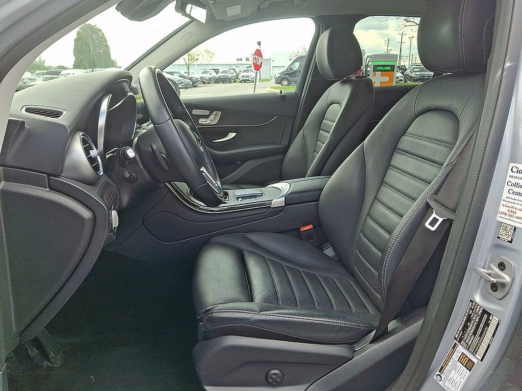 Used 2022 Mercedes-Benz GLC 300 4MATIC image 16