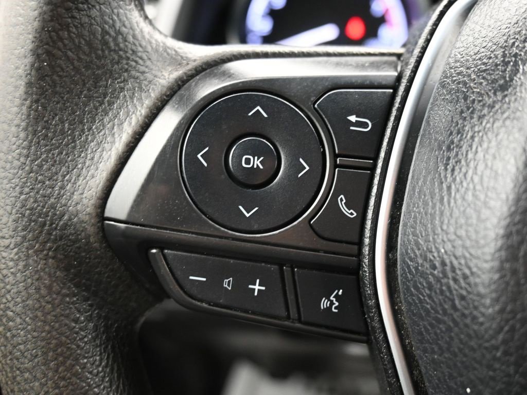 Used 2018 Toyota Camry LE image 22