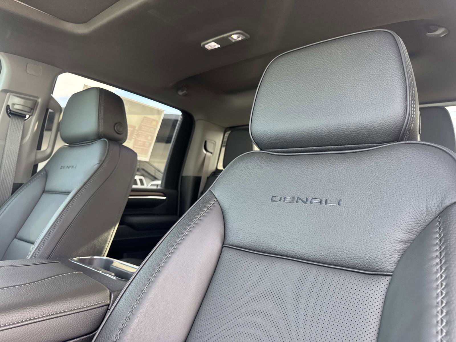New 2026 GMC Sierra 2500 Denali w/ Denali Reserve Package image 21