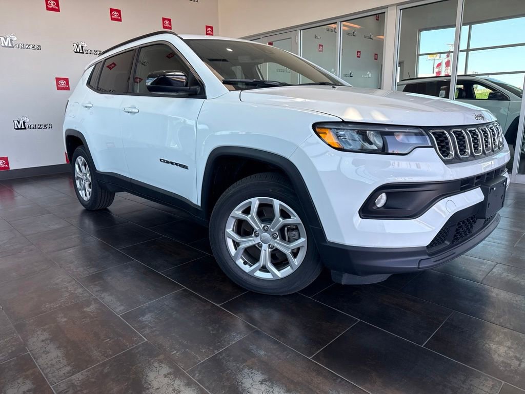 Used 2024 Jeep Compass Latitude AWD/4WD image 27