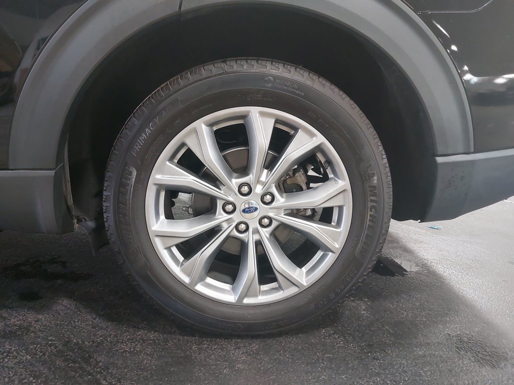 Used 2022 Ford Explorer XLT w/ Equipment Group 202A AWD/4WD image 36