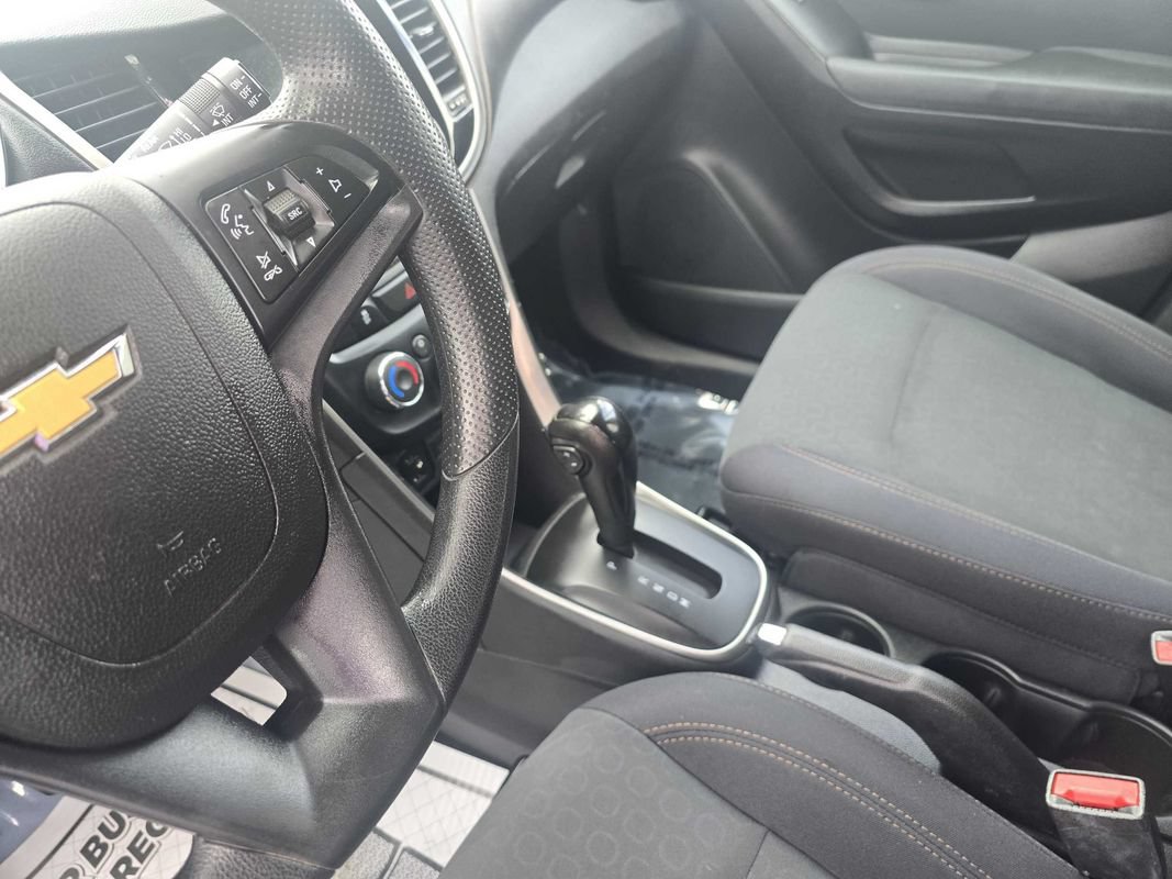 Used 2019 Chevrolet Trax LS w/ Tint and Cruise Package AWD/4WD image 29