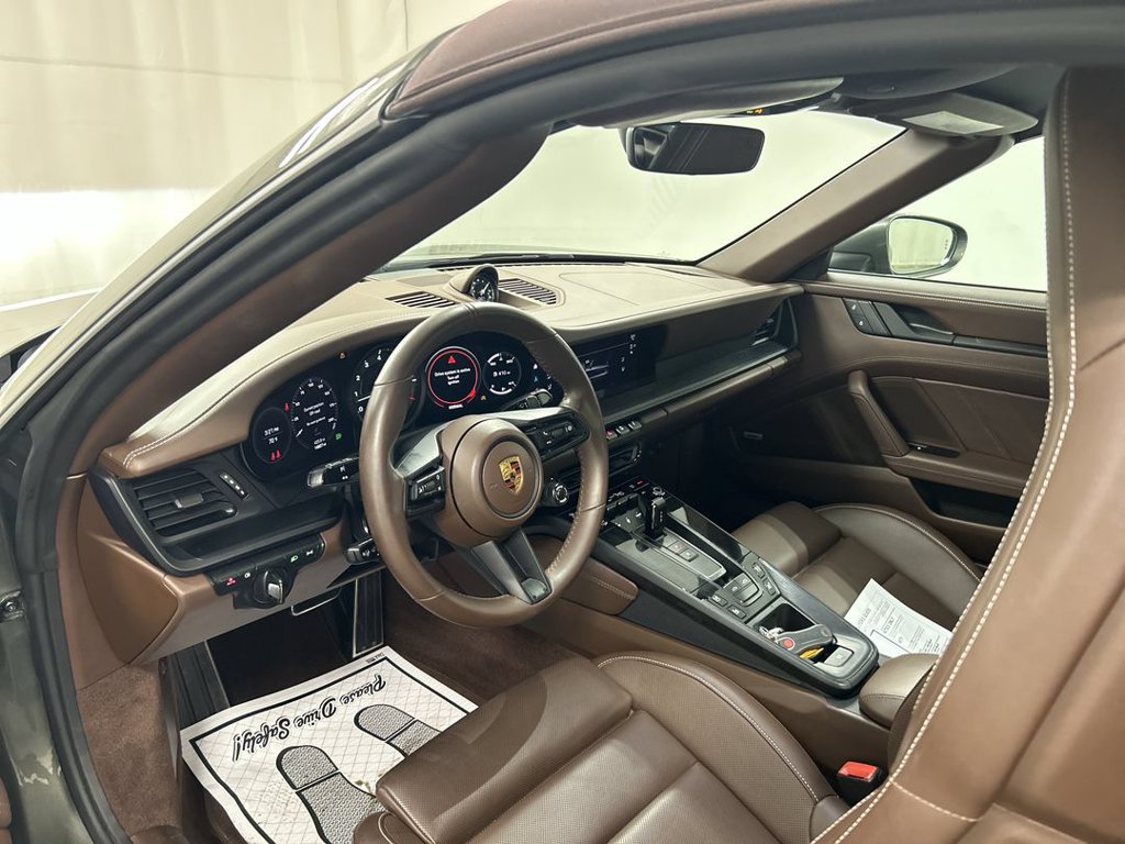 Certified 2022 Porsche 911 Targa 4 GTS AWD/4WD image 19