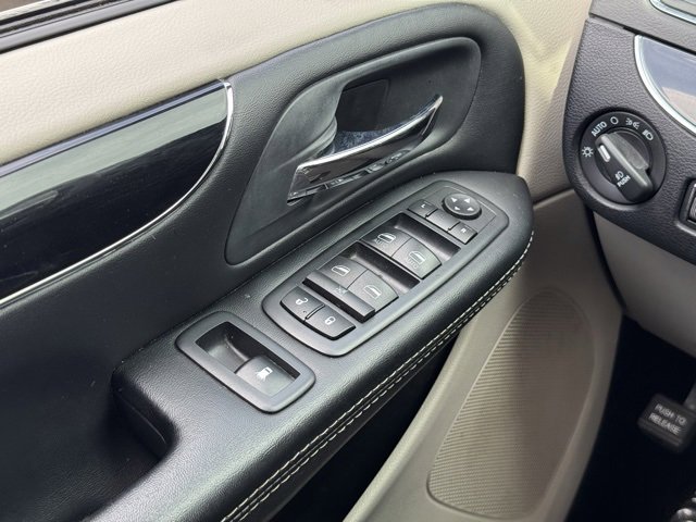 Used 2019 Dodge Grand Caravan SXT image 21