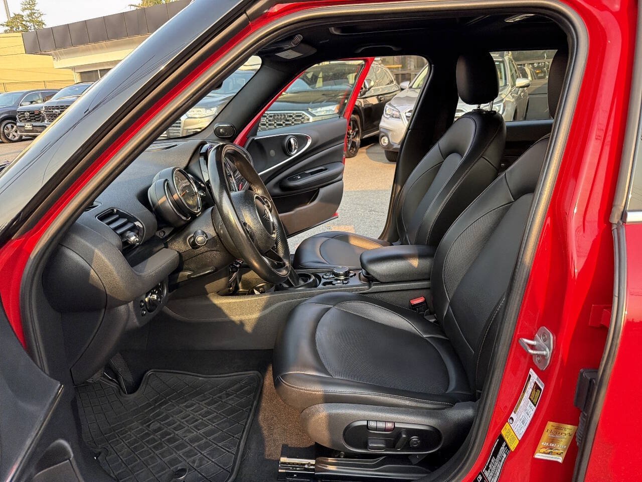 Used 2019 MINI Cooper Clubman ALL4 w/ Premium Package AWD/4WD image 34
