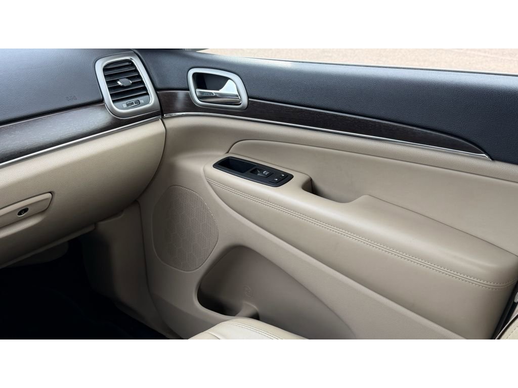 Used 2018 Jeep Grand Cherokee Limited image 18