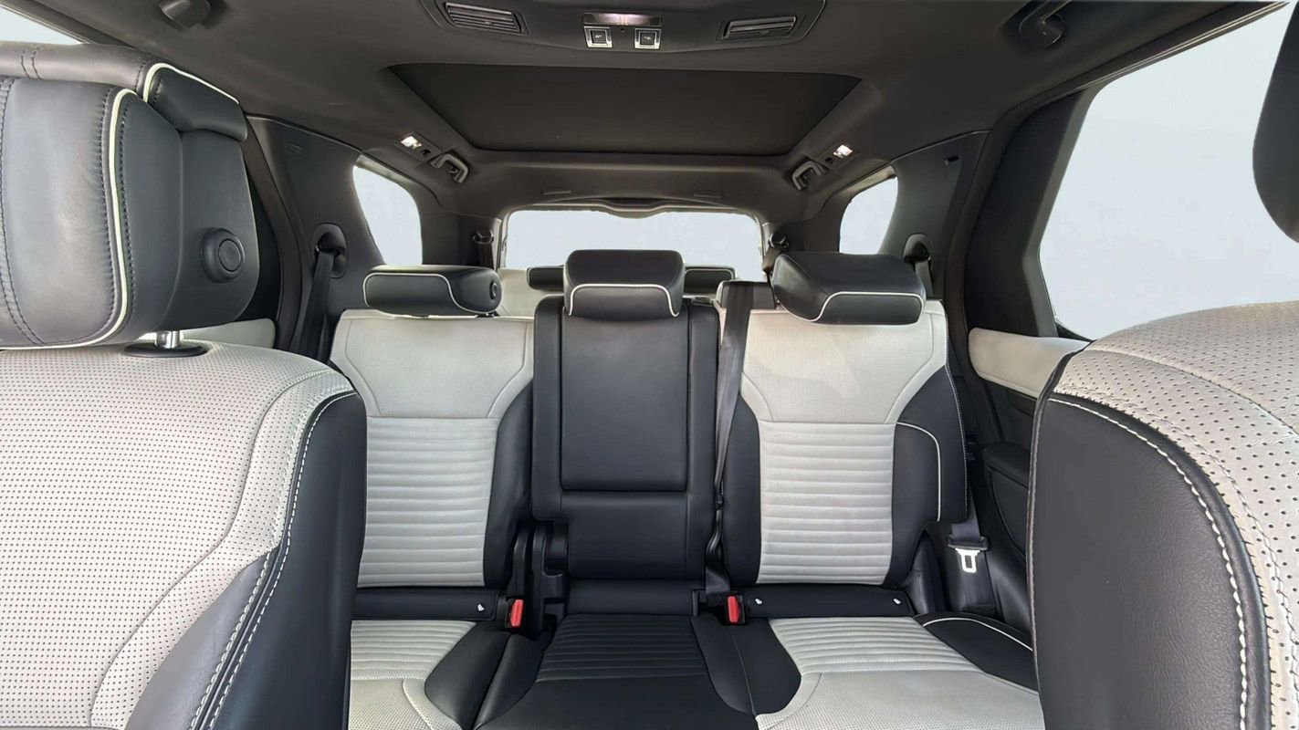 Used 2022 Land Rover Discovery HSE R-Dynamic image 19