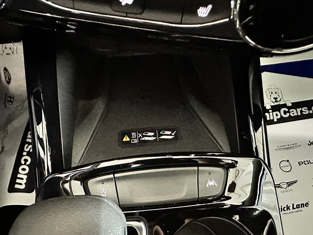 Used 2025 Chevrolet Trax RS w/ Sunroof Package image 22