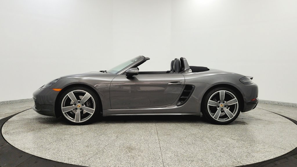 Used 2022 Porsche 718 Boxster RWD image 2
