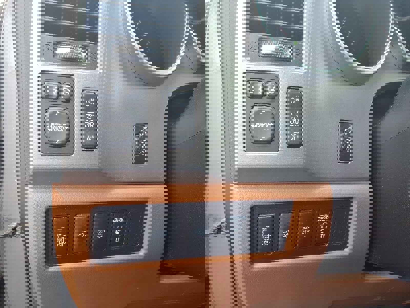 Used 2016 Toyota Sequoia Platinum image 18