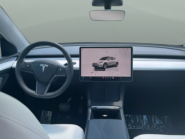 Used 2023 Tesla Model Y Long Range AWD/4WD image 9