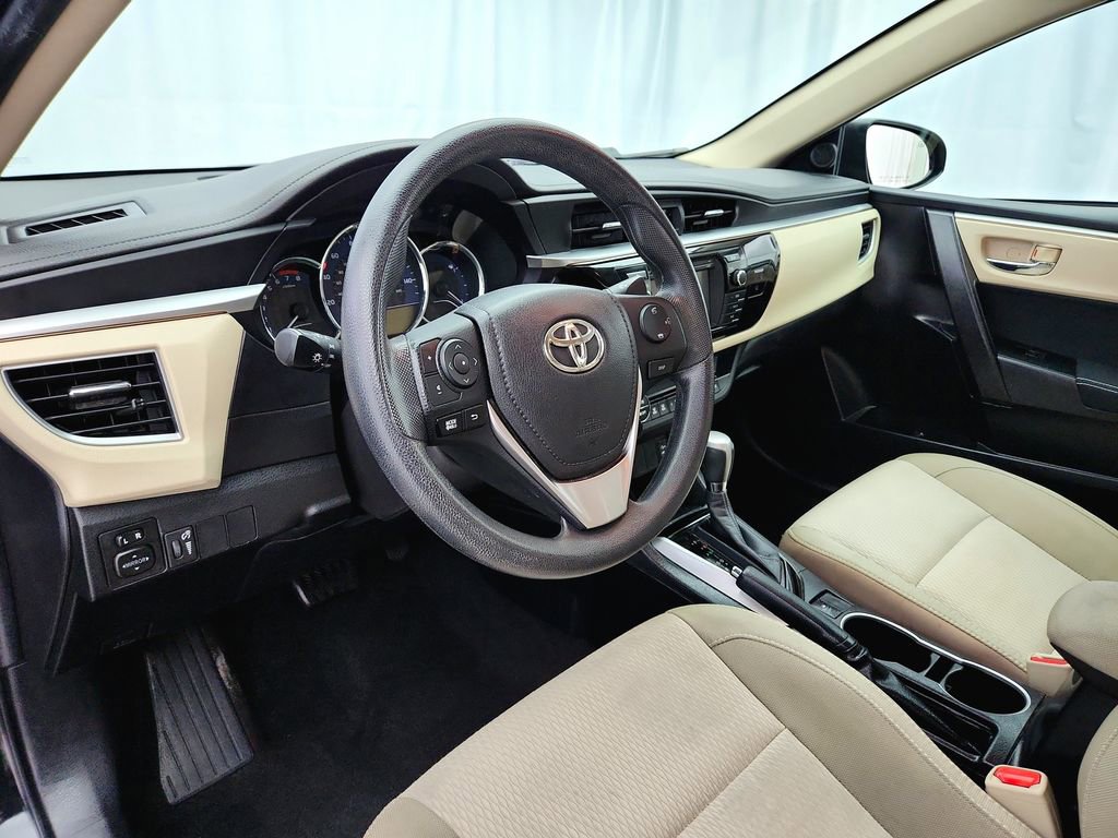 Used 2015 Toyota Corolla LE FWD image 10