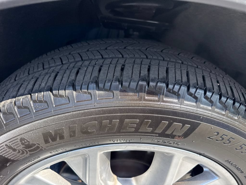 Used 2024 Ford Explorer XLT w/ Equipment Group 202A AWD/4WD image 30