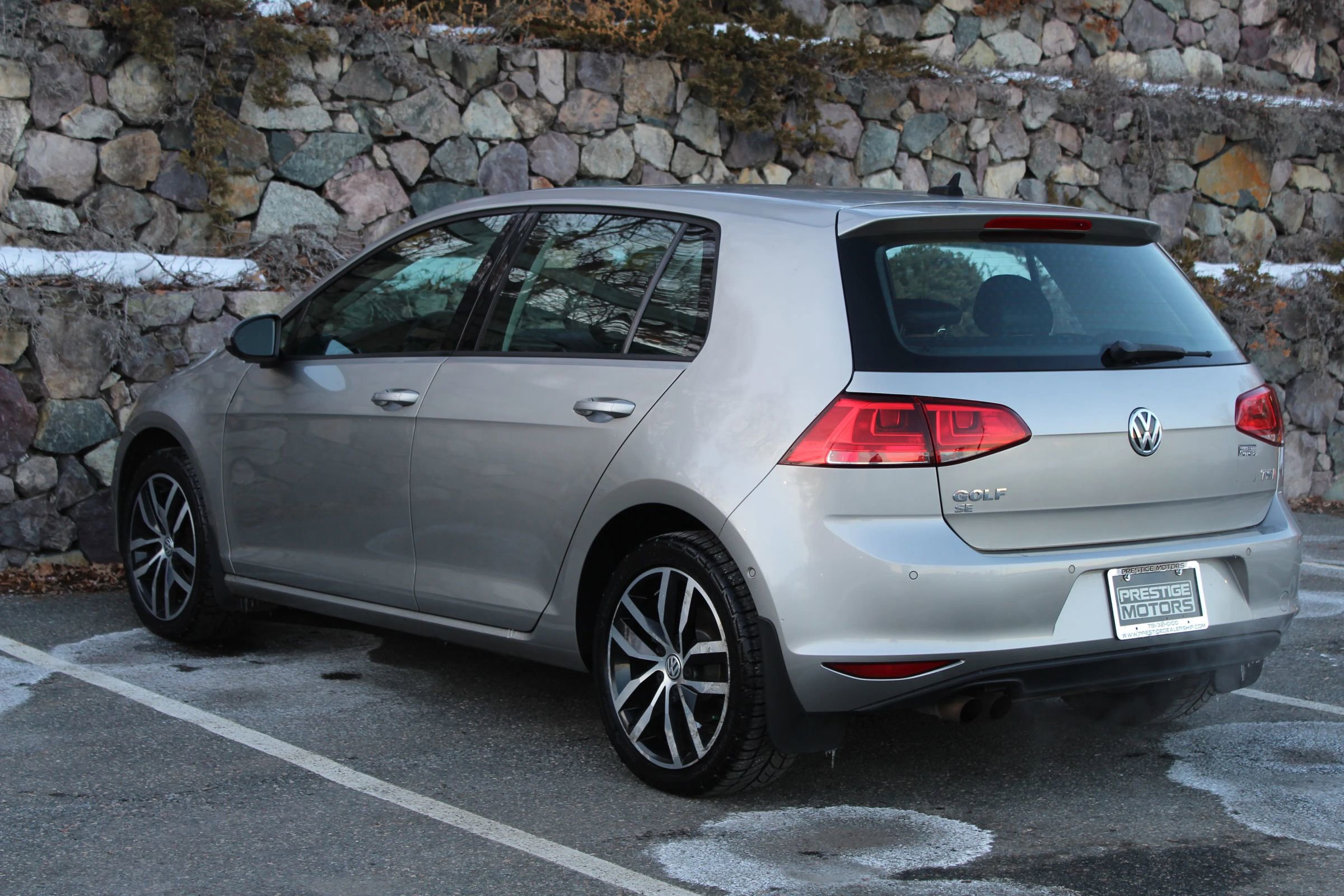 Used 2016 Volkswagen Golf SE w/ Lighting Package image 7