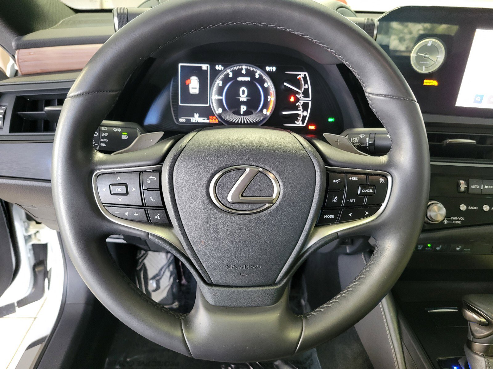 Certified 2024 Lexus ES 350 w/ Premium Package image 21