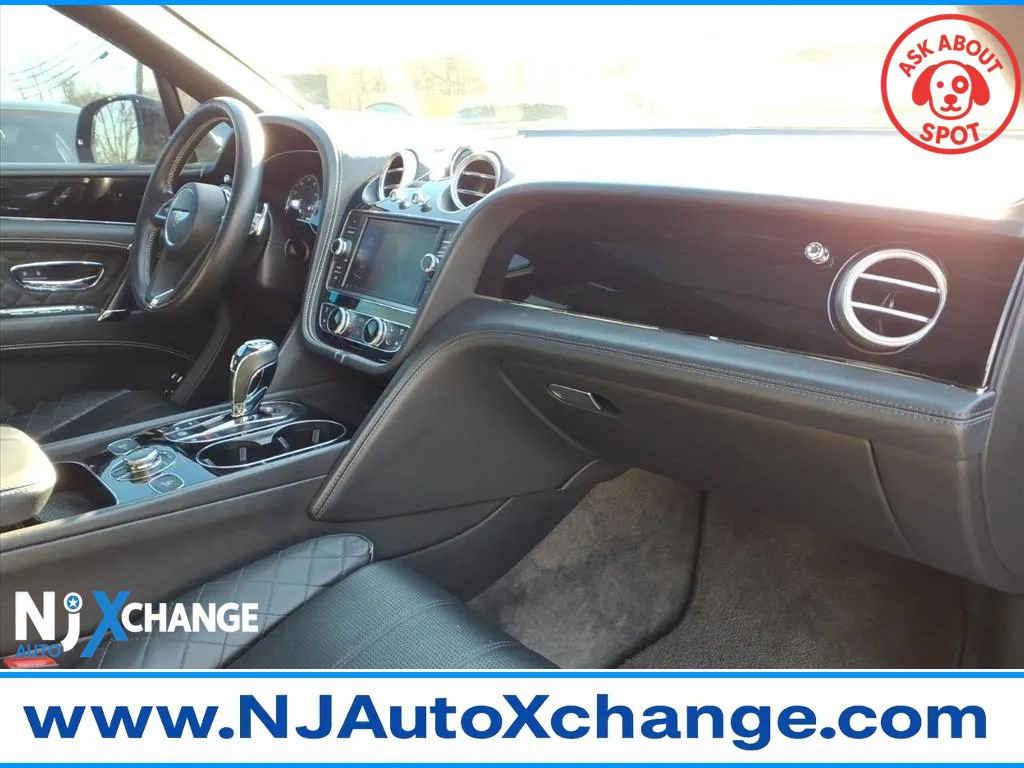 Used 2018 Bentley Bentayga AWD/4WD image 38