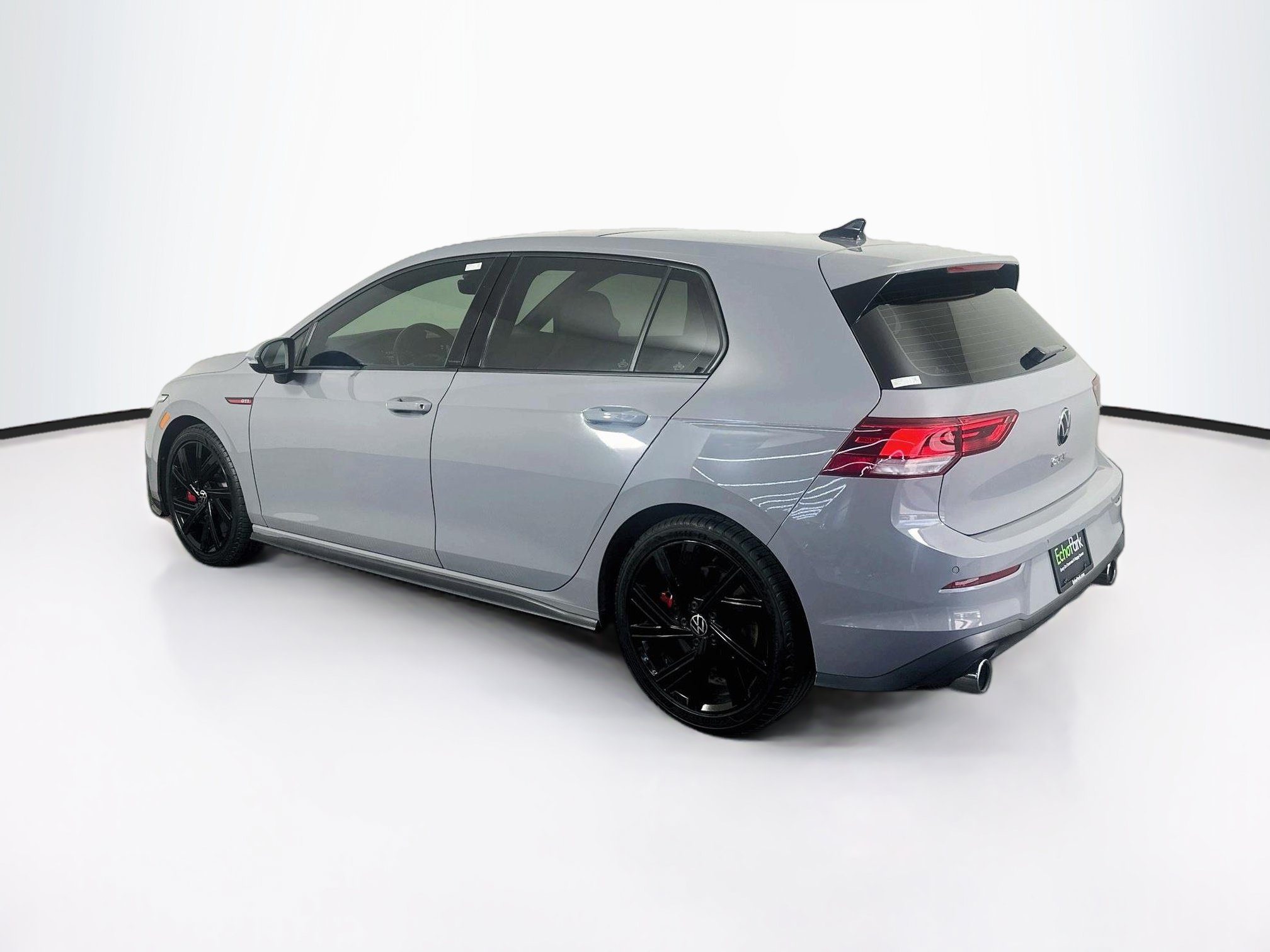 Used 2022 Volkswagen GTI SE FWD image 5