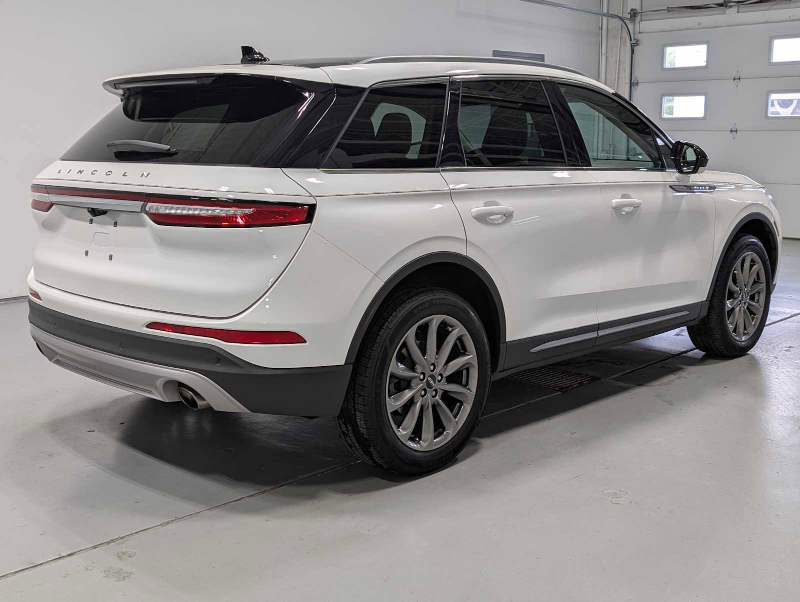Certified 2022 Lincoln Corsair AWD w/ Premium Package image 8