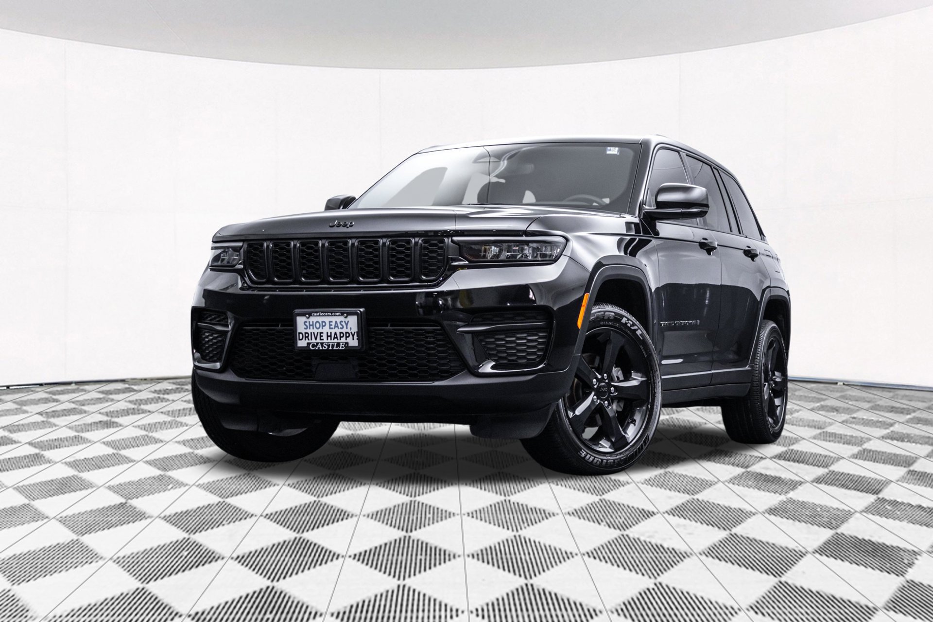 Used 2023 Jeep Grand Cherokee Altitude AWD/4WD image 2
