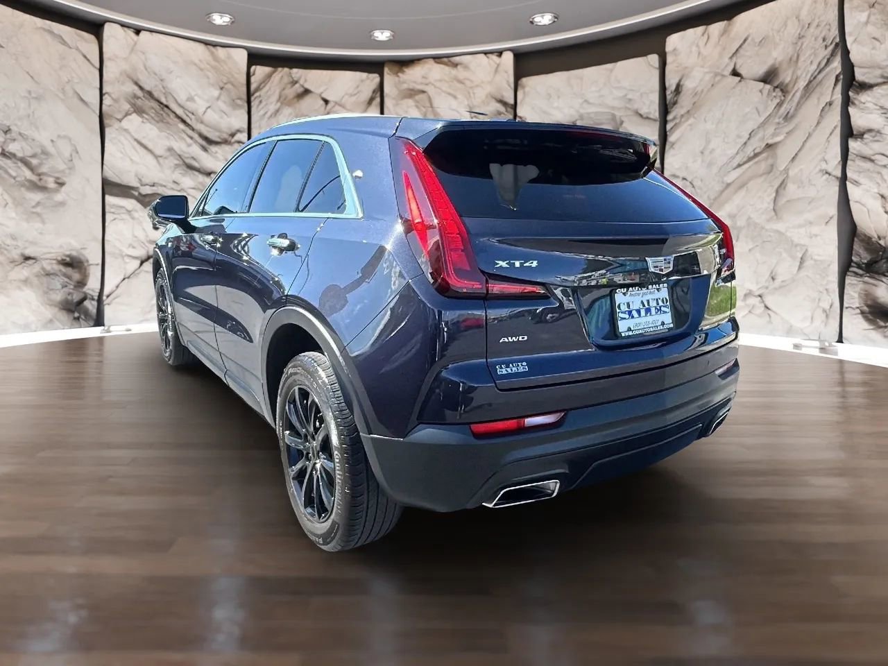 Used 2022 Cadillac XT4 Luxury w/ Cold Weather Package image 3