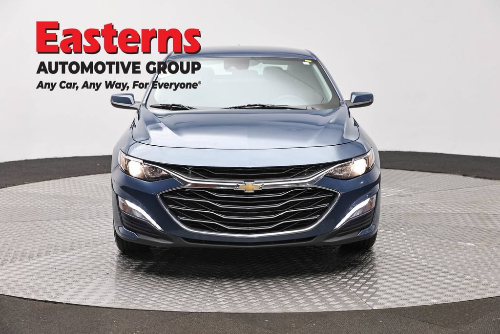Used 2024 Chevrolet Malibu LT FWD image 2