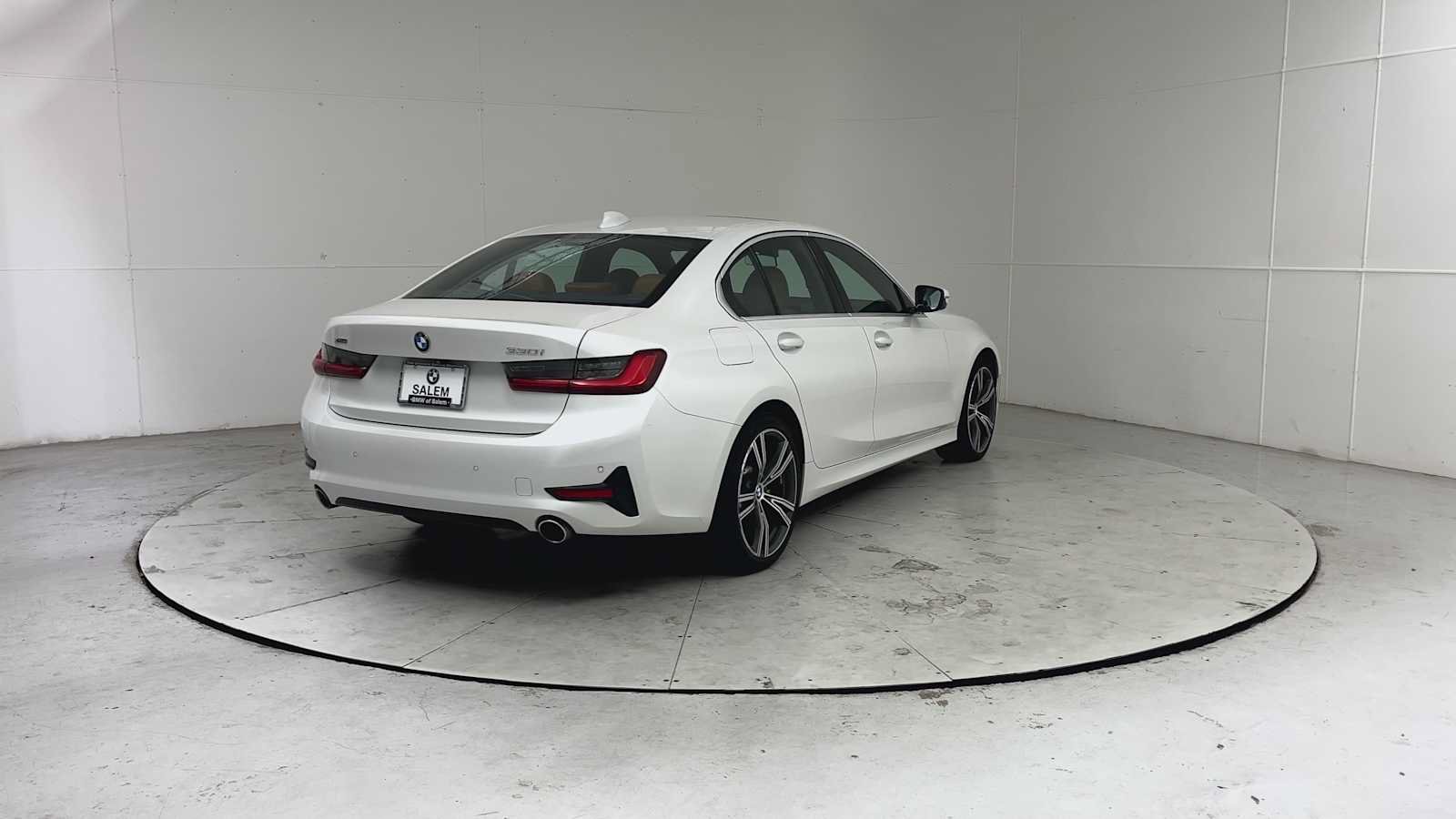 Used 2020 BMW 330i xDrive Sedan w/ Convenience Package AWD/4WD image 2