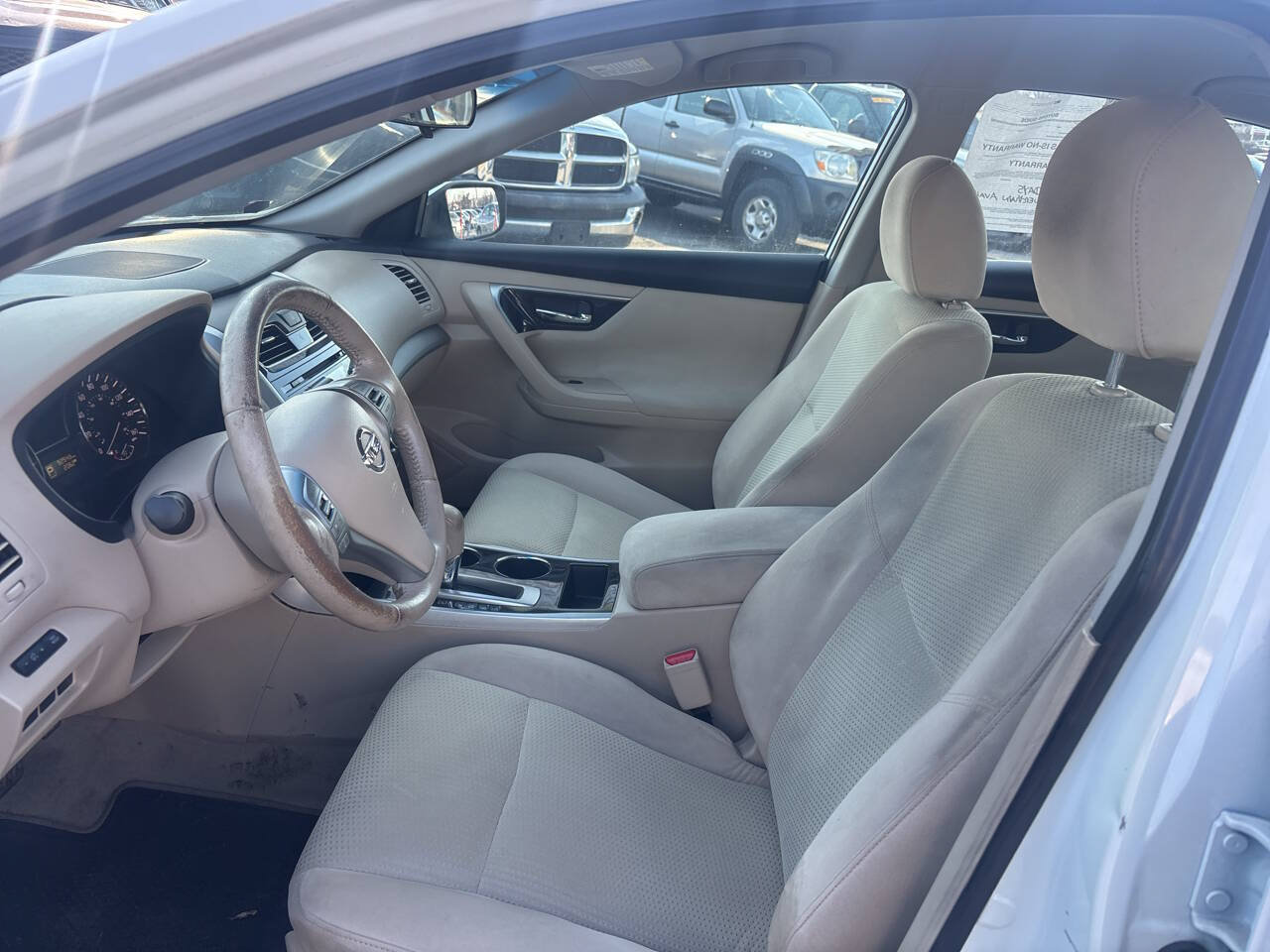 Used 2014 Nissan Altima 2.5 SV FWD image 10