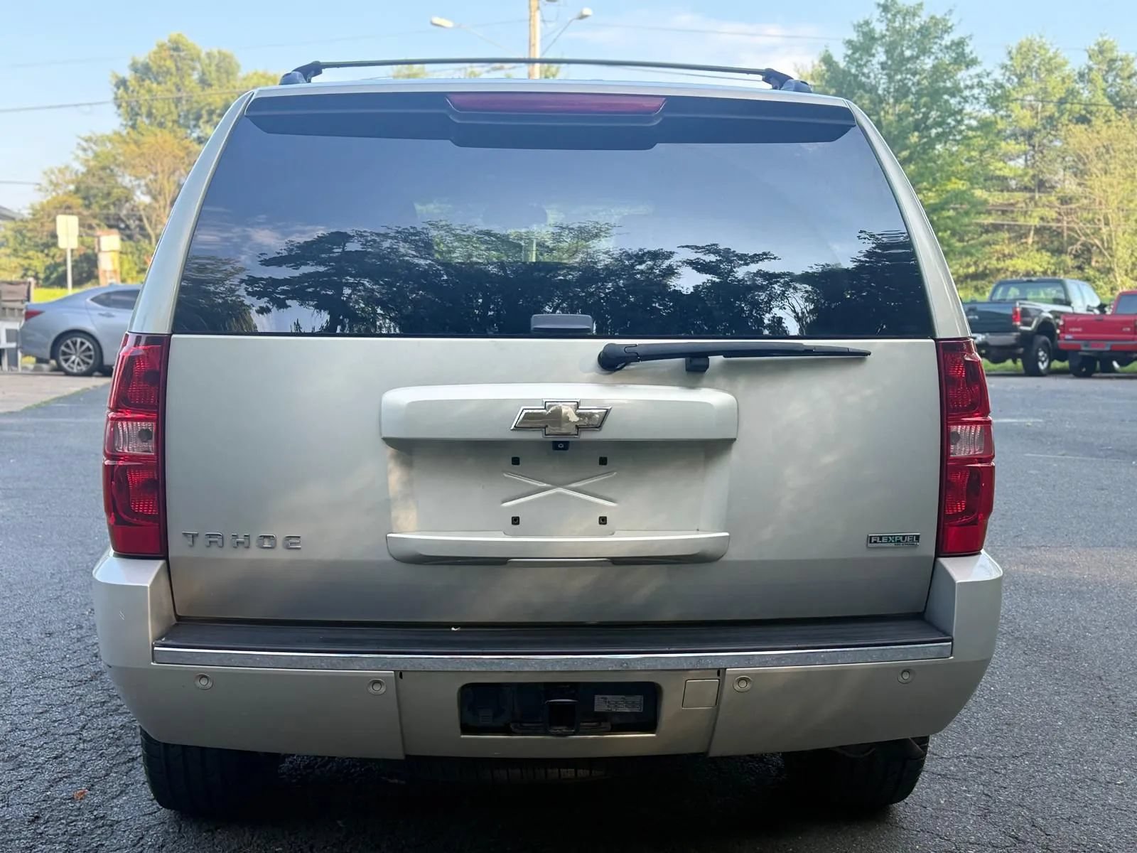 Used 2011 Chevrolet Tahoe LTZ AWD/4WD image 6