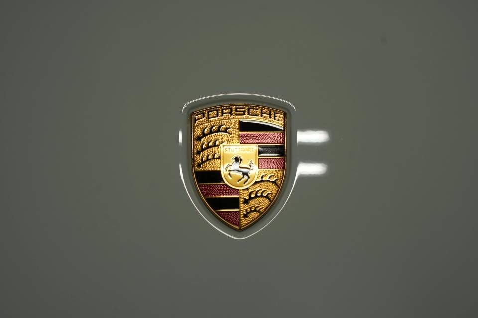 Certified 2025 Porsche Macan AWD/4WD image 29