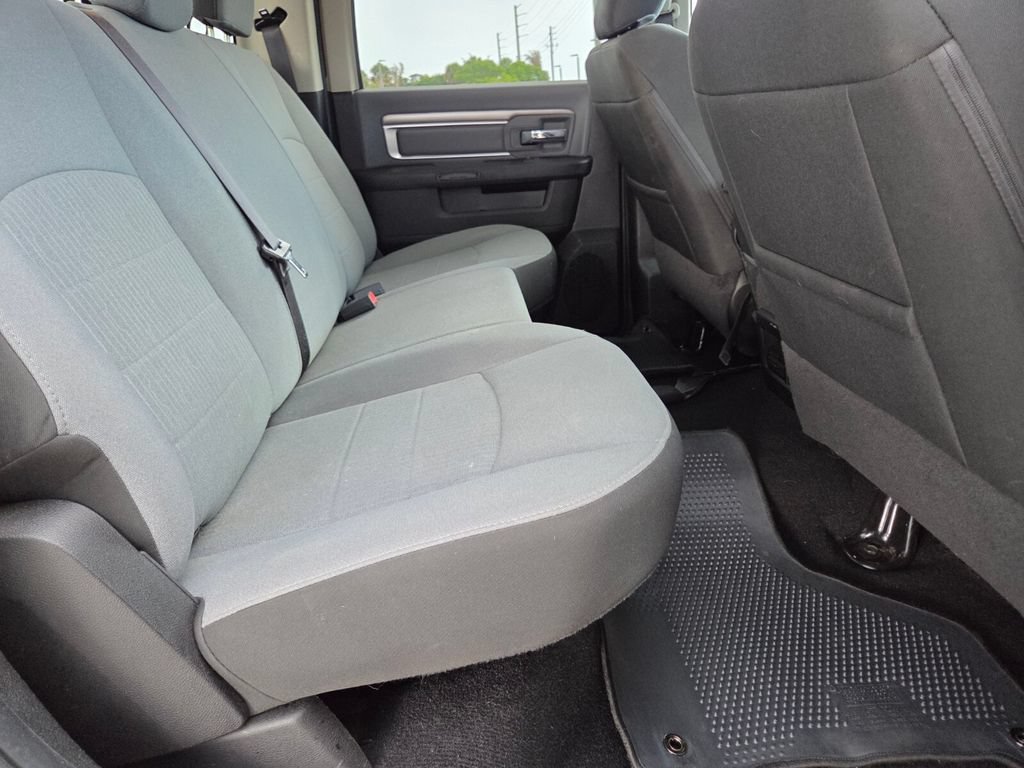 Used 2021 RAM 1500 Classic SLT AWD/4WD image 18