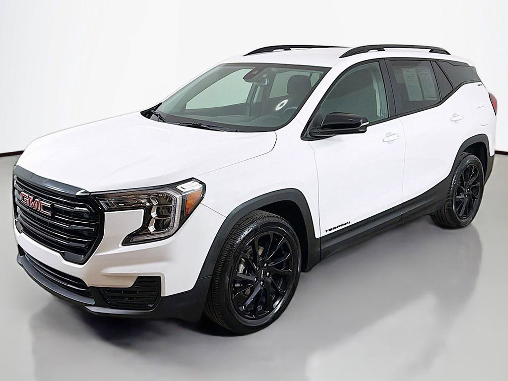 Used 2023 GMC Terrain SLE w/ Driver Convenience Package image 6