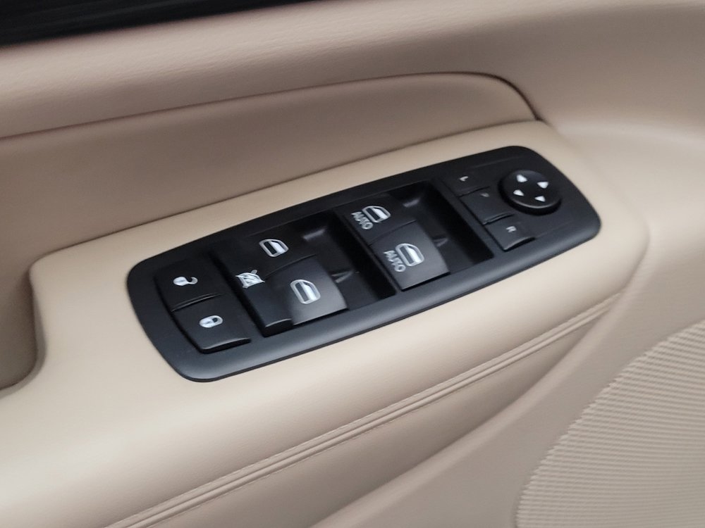 Used 2020 Jeep Grand Cherokee Laredo image 27