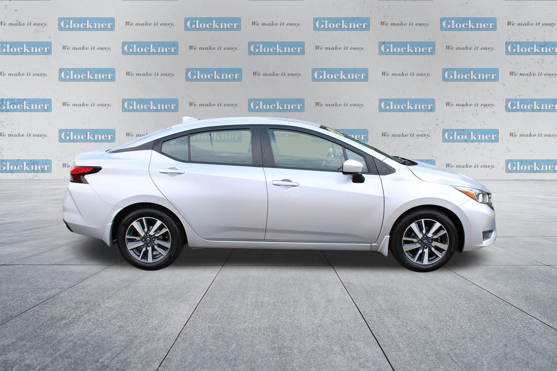 Used 2023 Nissan Versa SV w/ Trunk Package FWD image 4