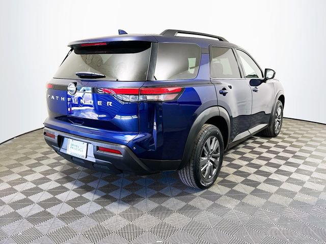 Used 2025 Nissan Pathfinder SV image 8