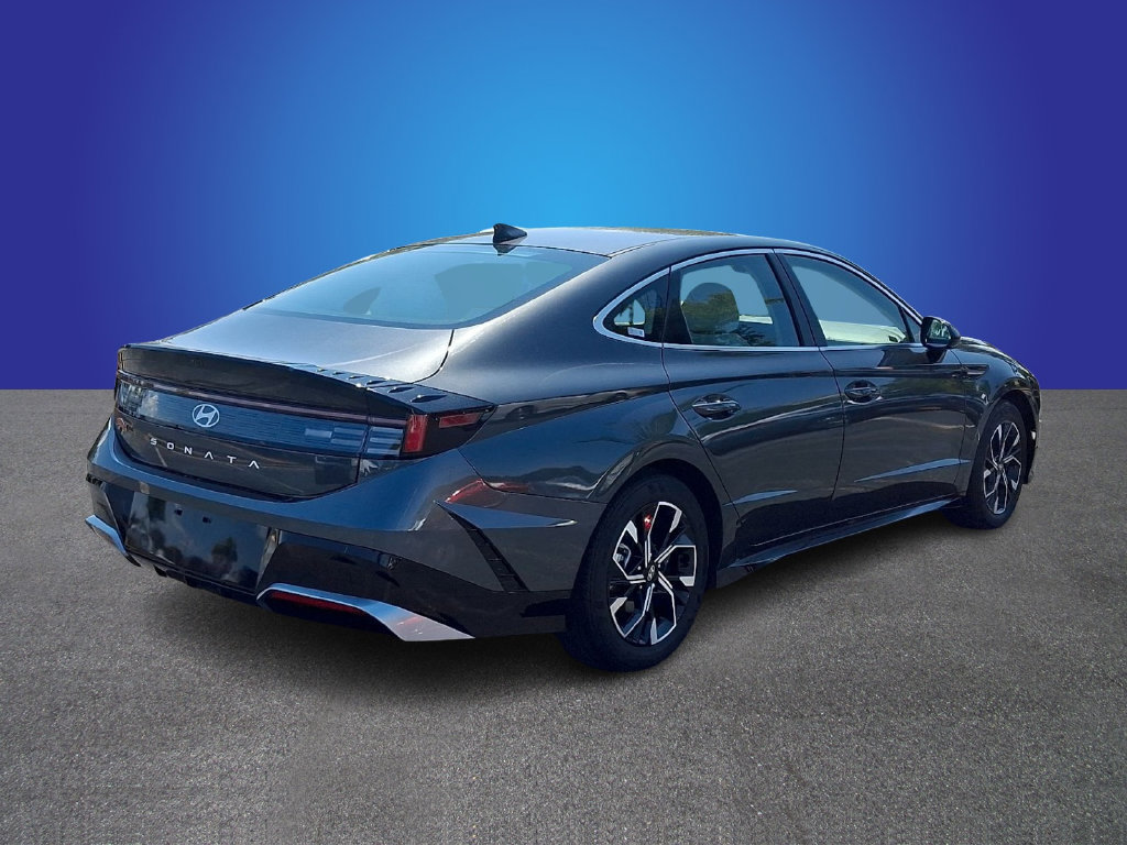 Used 2025 Hyundai Sonata SEL FWD image 4