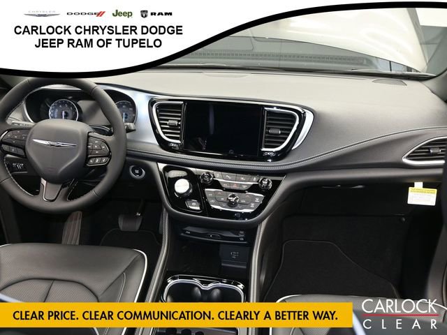 New 2026 Chrysler Pacifica Limited w/ Uconnect Theater Family Group image 25