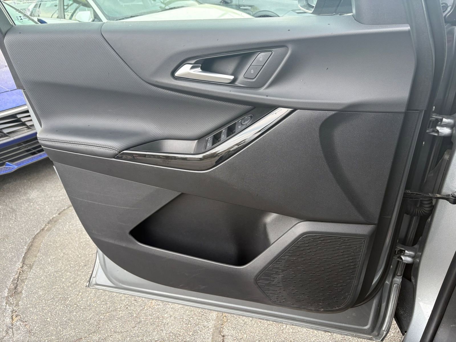 Used 2025 Chevrolet Equinox LT FWD image 18