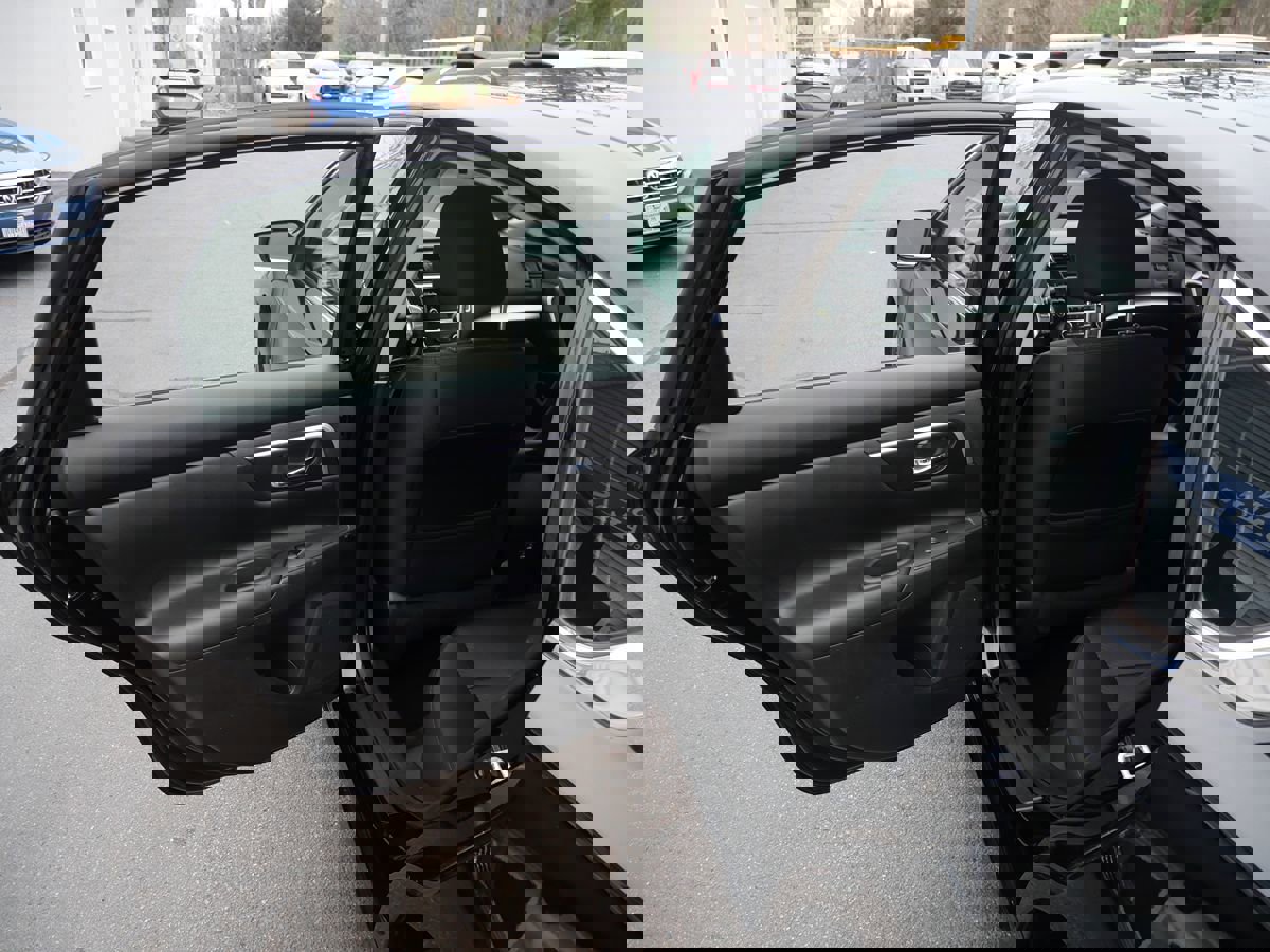 Used 2017 Nissan Altima 2.5 SR w/ Midnight Edition Package image 28