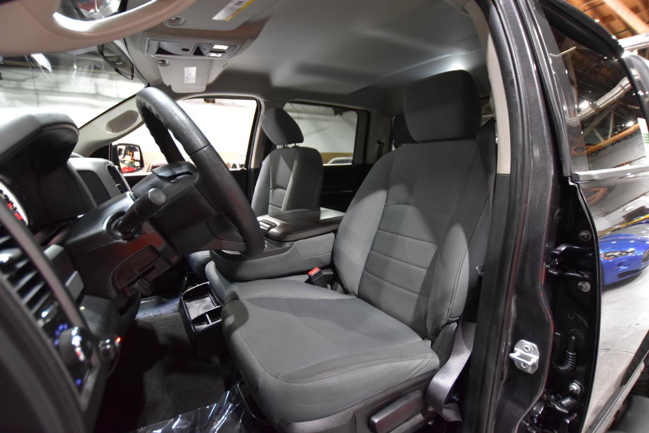 Used 2017 RAM 1500 Express w/ Express Value Package AWD/4WD image 34