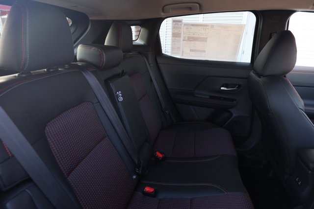 New 2025 Nissan Kicks SR image 18