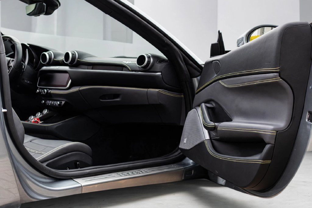 Certified 2022 Ferrari Portofino M RWD image 44
