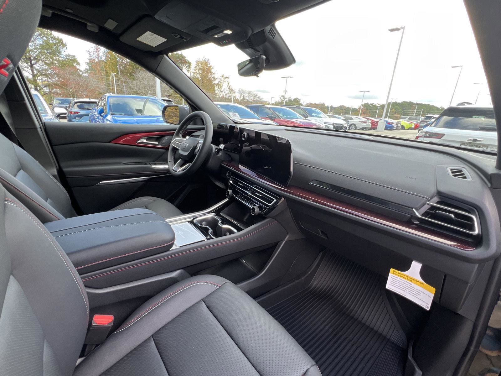 New 2026 Chevrolet Traverse Z71 w/ Driver Confidence Package image 28