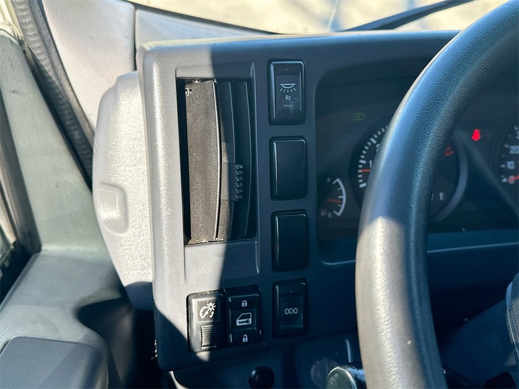 Used 2018 Isuzu NPR image 24