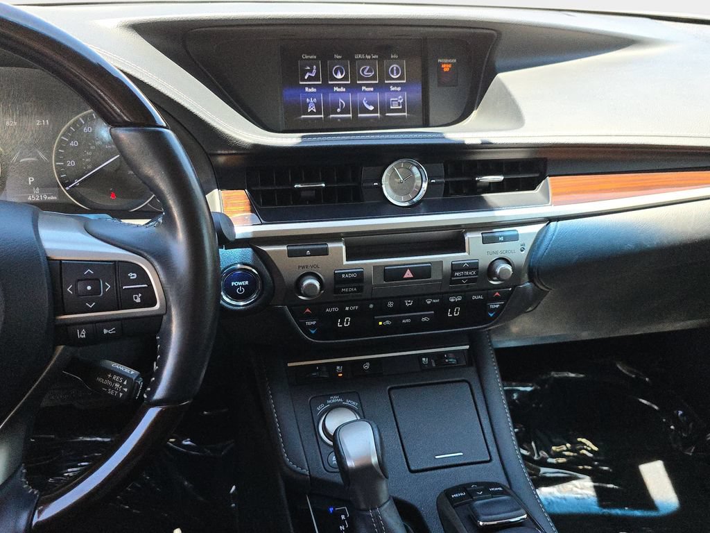 Used 2016 Lexus ES 300h w/ Navigation System Package FWD image 25