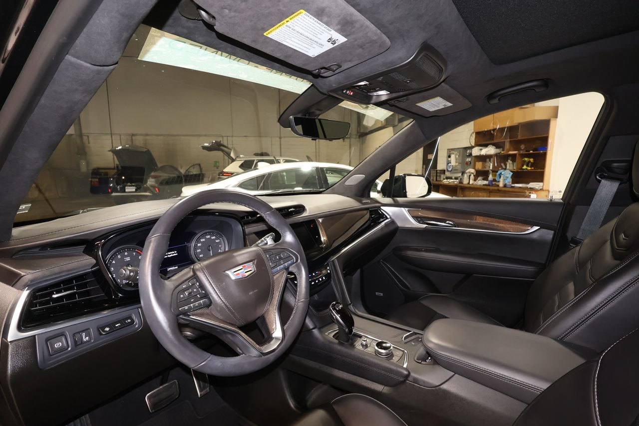 Used 2024 Cadillac XT6 Sport w/ Platinum Package AWD/4WD image 9