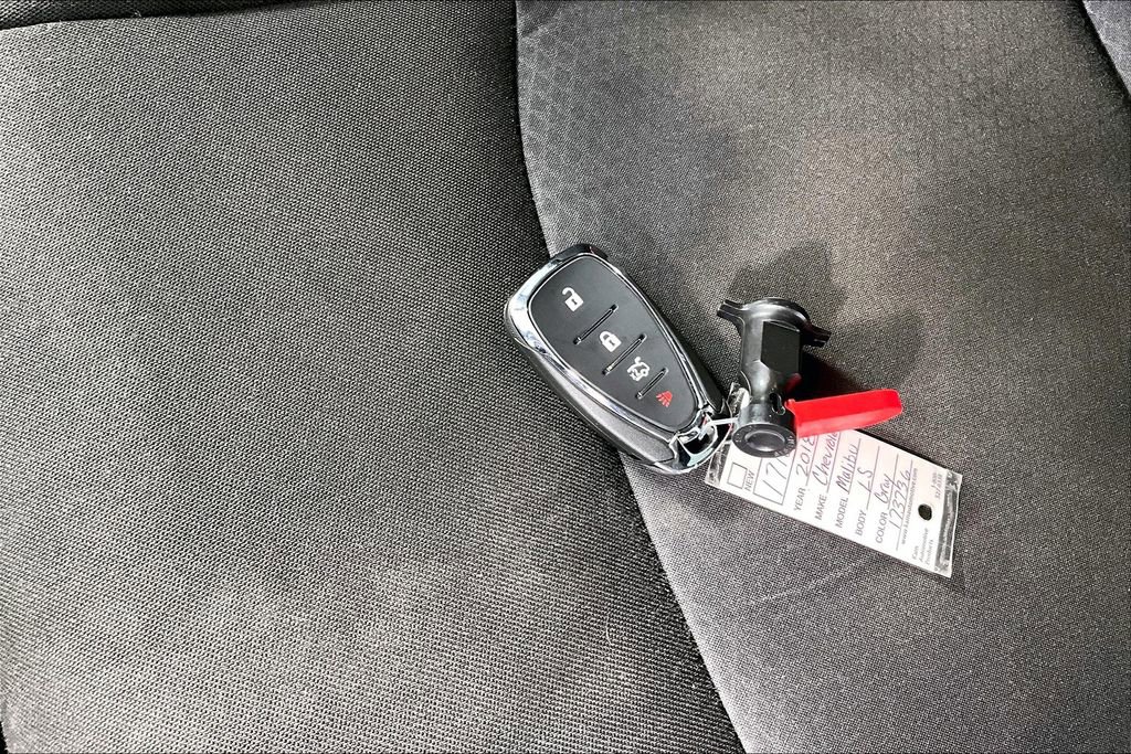 Used 2018 Chevrolet Malibu LS image 10