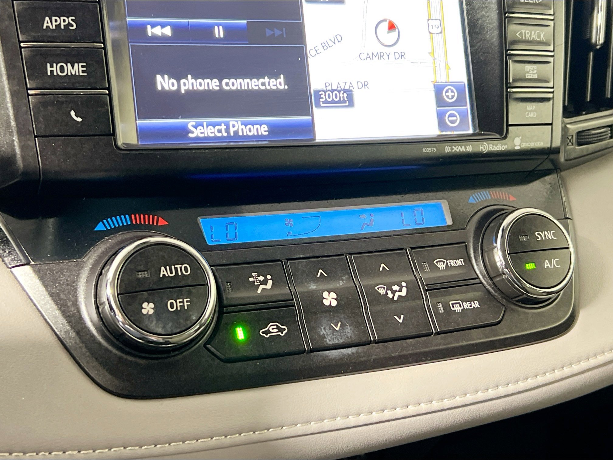 Used 2017 Toyota RAV4 Limited image 27